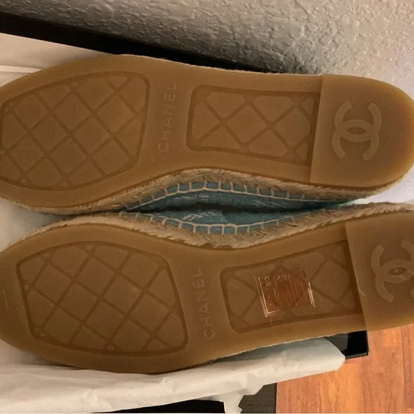 CHANEL Espadrilles New in Box - Picture 5 of 6